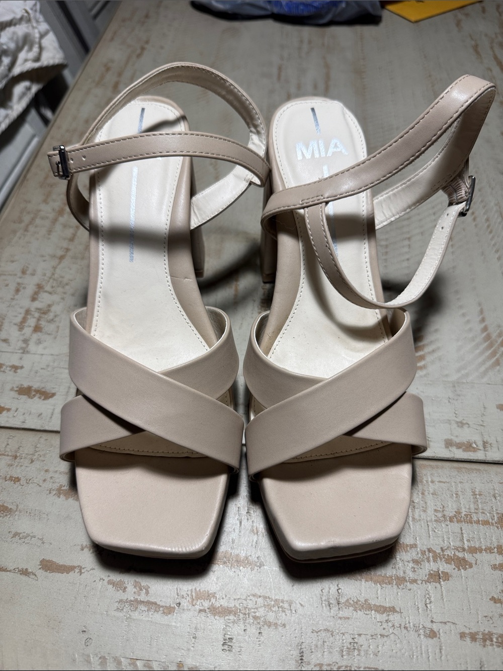 Mia Cream strap heals size 9